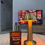 Cozy Atmosphere In The Heart Of Town Apartman